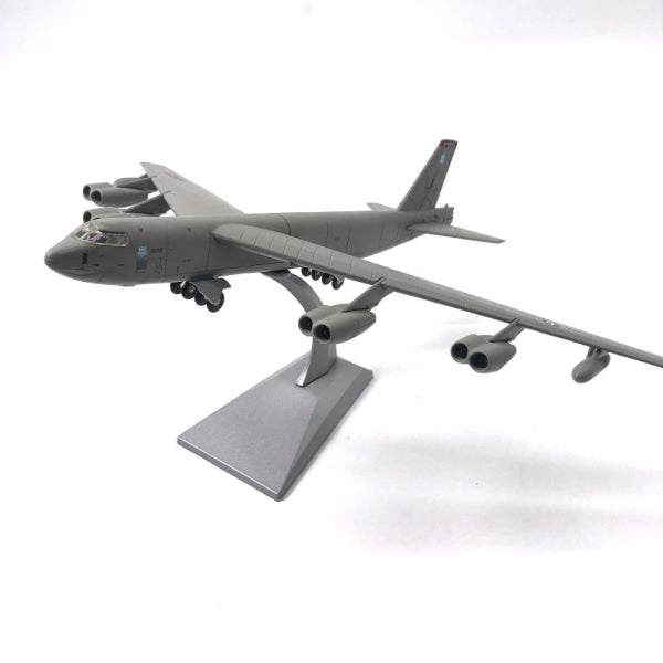 1:200 Scale B-52 Stratofortress Diecast Model Aircraft