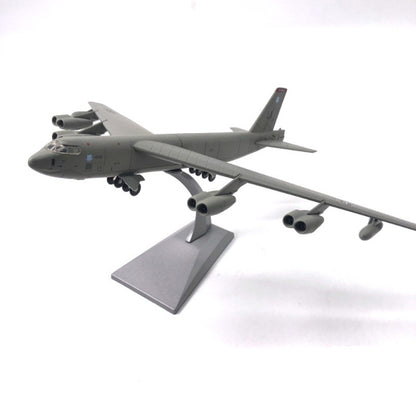 1:200 Scale B-52 Stratofortress Diecast Model Aircraft