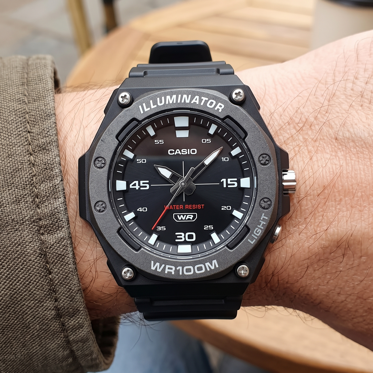 Casio MW-620H-1AV